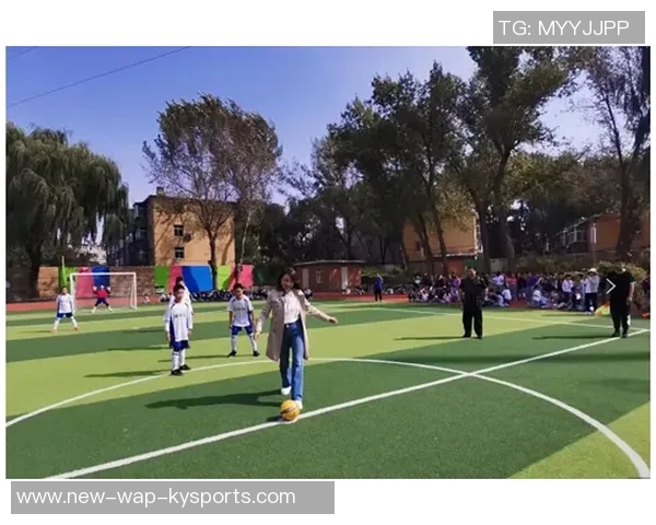 小朋友追梦足球场成就明星梦想的励志广告